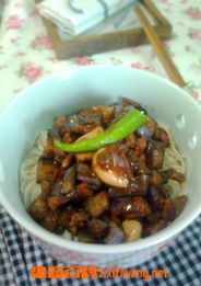 果蔬百科茄丁炸酱面