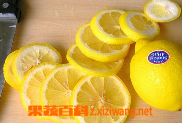 果蔬百科黄柠檬片泡水