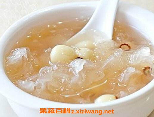 银耳莲子羹的功效与作用 银耳莲子羹有什么禁忌