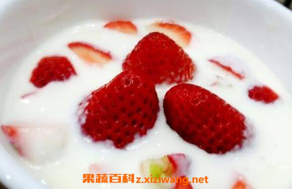 草莓酸奶的功效与作用