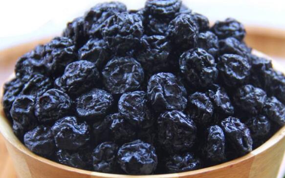 怎样制作蓝莓干 蓝莓干的做法步骤教程