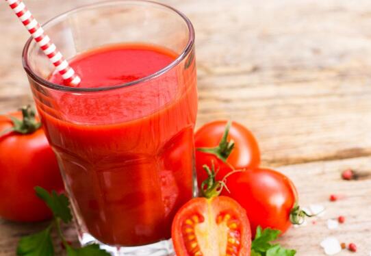 西红柿汁什么时候喝最好 喝番茄汁的最佳时间