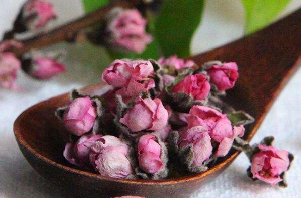 自制桃花茶怎么做 自制桃花茶的好处