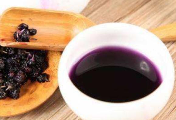 桑葚茶泡水喝的功效和作用