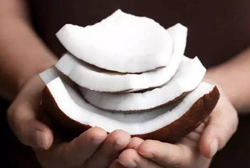  椰子油的副作用有哪些 食用椰子油的禁忌