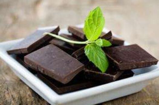 吃黑巧克力的好处 吃黑巧克力的危害