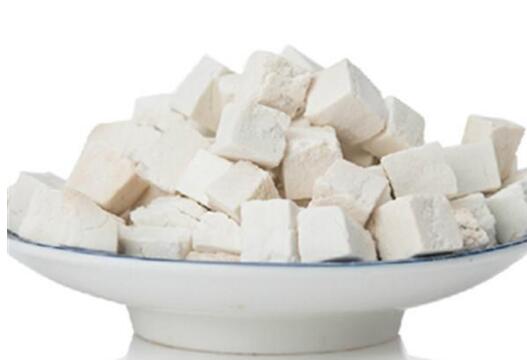 白茯苓的功效与作用 白茯苓怎么用美容