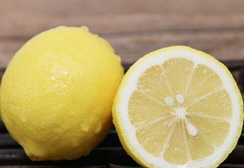 青柠檬与黄柠檬的区别